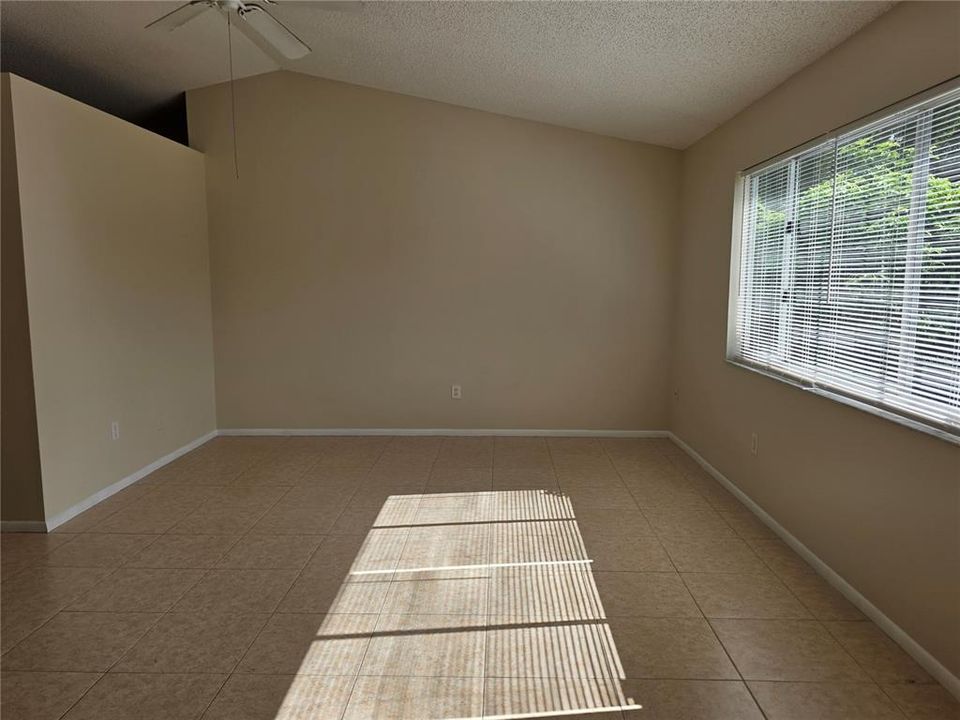 For Rent: $1,950 (3 beds, 2 baths, 1257 Square Feet)