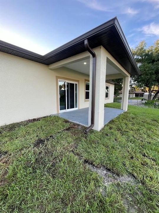 For Rent: $1,950 (3 beds, 2 baths, 1567 Square Feet)