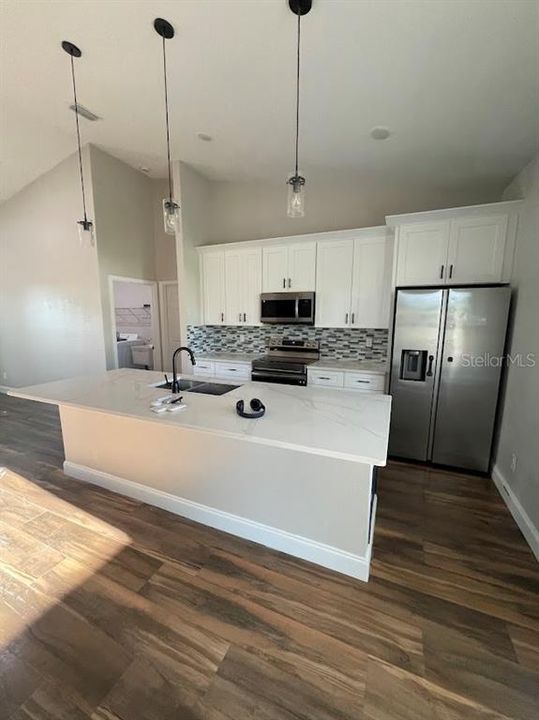 For Rent: $1,950 (3 beds, 2 baths, 1567 Square Feet)