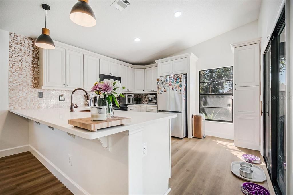 For Sale: $399,900 (3 beds, 2 baths, 1365 Square Feet)