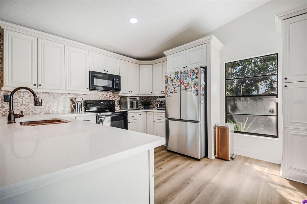 For Sale: $399,900 (3 beds, 2 baths, 1365 Square Feet)