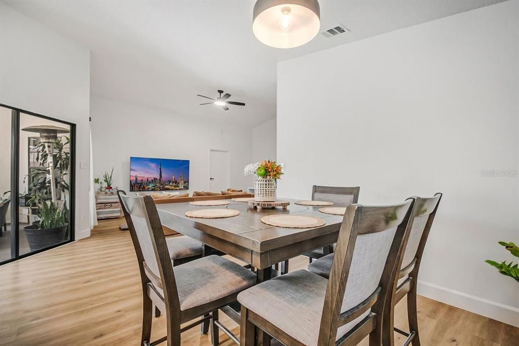 For Sale: $399,900 (3 beds, 2 baths, 1365 Square Feet)