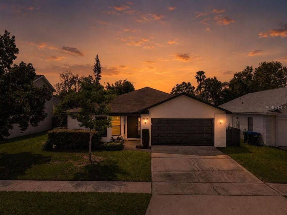 For Sale: $399,900 (3 beds, 2 baths, 1365 Square Feet)