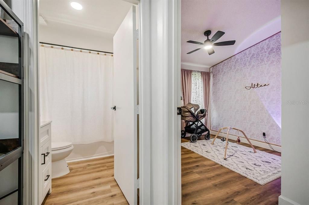 For Sale: $399,900 (3 beds, 2 baths, 1365 Square Feet)