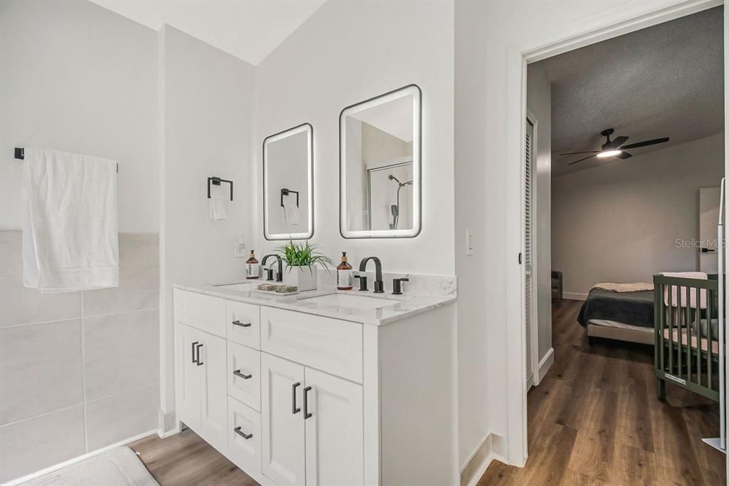 For Sale: $399,900 (3 beds, 2 baths, 1365 Square Feet)