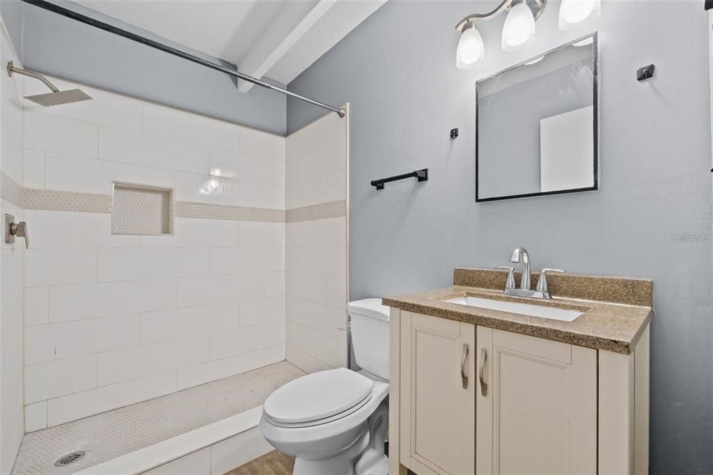 For Rent: $895 (1 beds, 1 baths, 648 Square Feet)