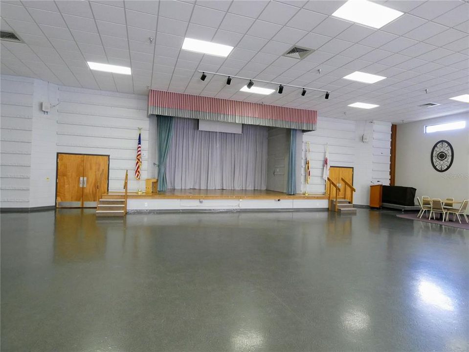 For Sale: $215,000 (2 beds, 2 baths, 1324 Square Feet)
