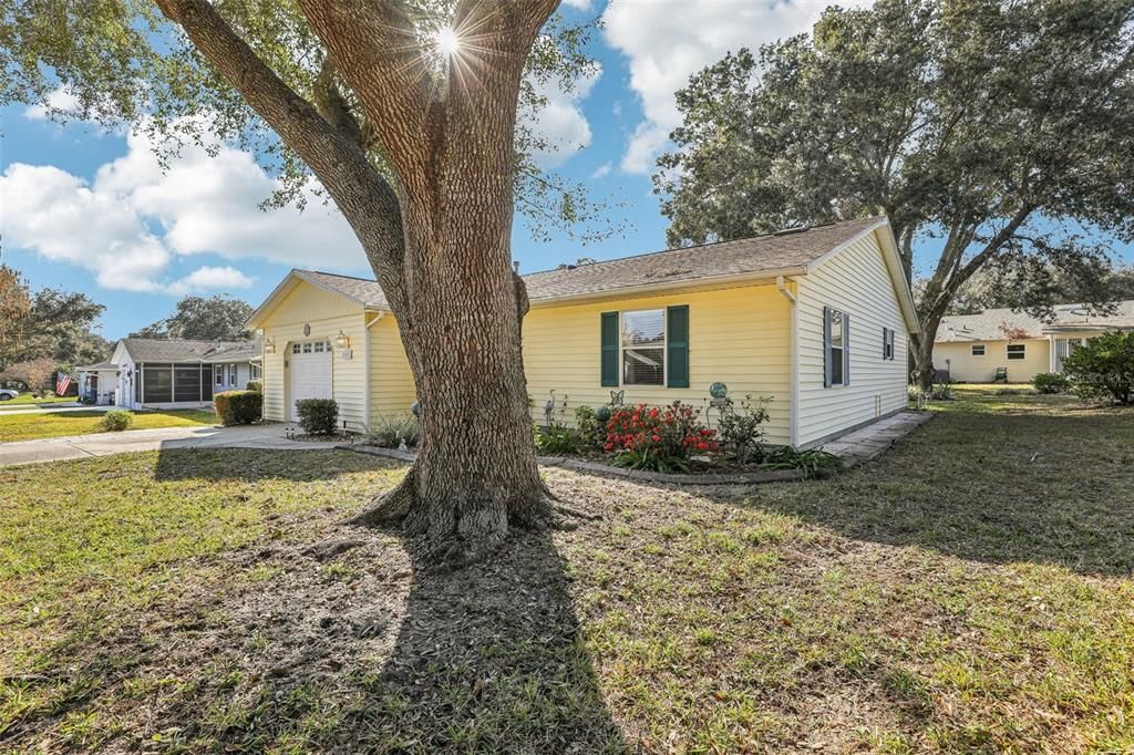 For Sale: $215,000 (2 beds, 2 baths, 1324 Square Feet)