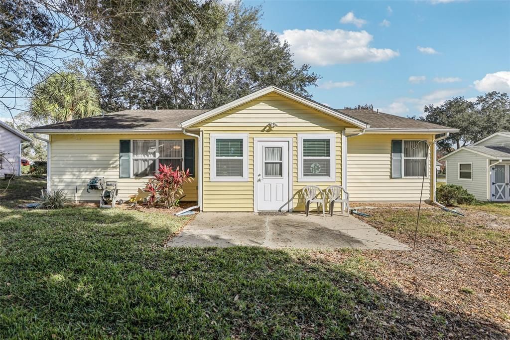 For Sale: $215,000 (2 beds, 2 baths, 1324 Square Feet)