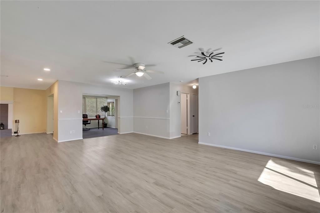 For Sale: $289,900 (3 beds, 2 baths, 1480 Square Feet)