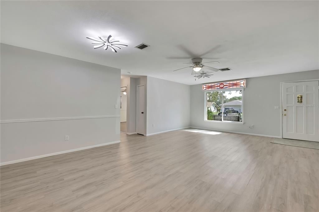 For Sale: $289,900 (3 beds, 2 baths, 1480 Square Feet)