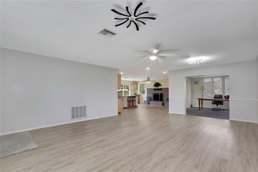 For Sale: $289,900 (3 beds, 2 baths, 1480 Square Feet)