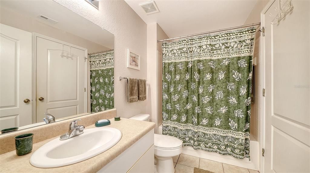 For Sale: $220,000 (3 beds, 2 baths, 1400 Square Feet)