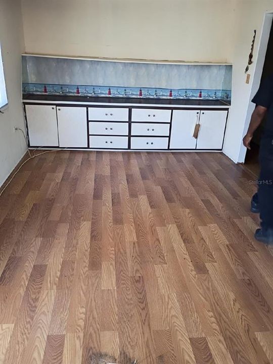 For Sale: $45,000 (1 beds, 1 baths, 1032 Square Feet)