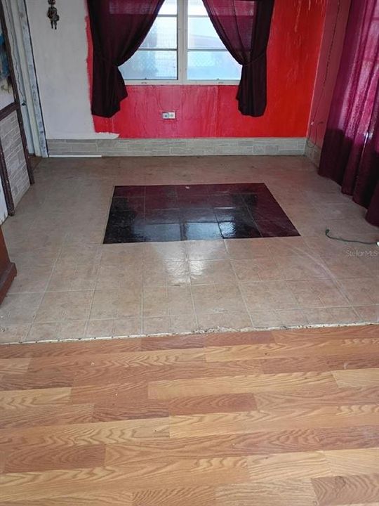 For Sale: $45,000 (1 beds, 1 baths, 1032 Square Feet)