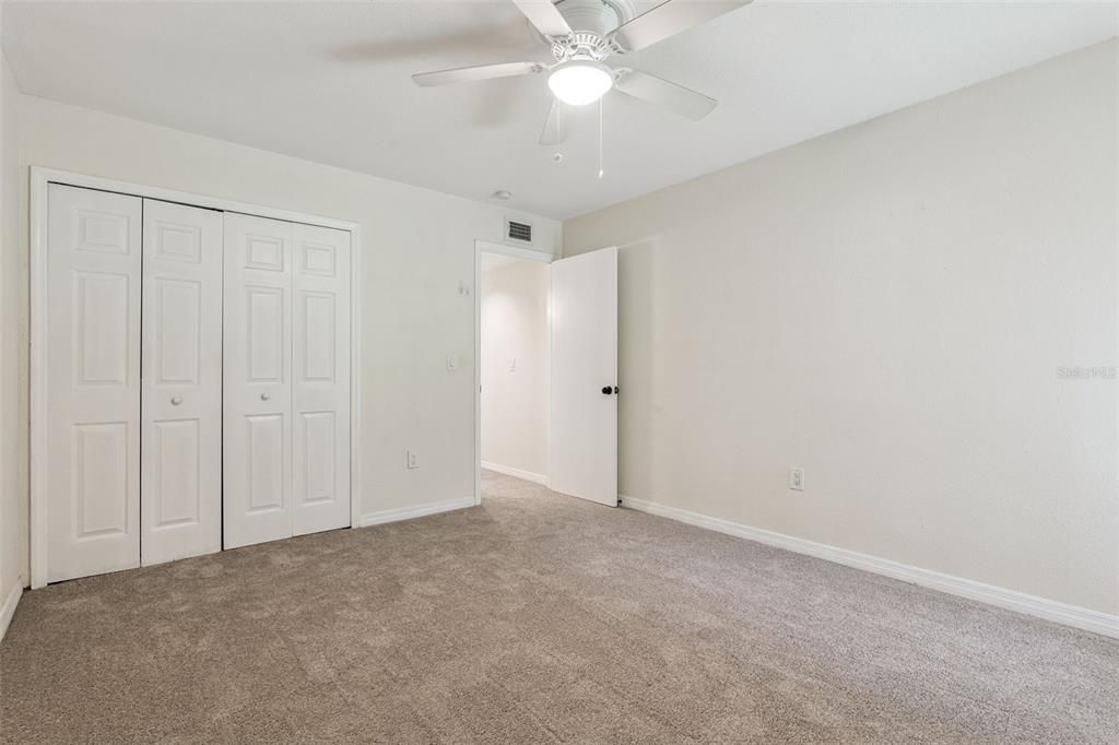 For Sale: $199,900 (2 beds, 2 baths, 1037 Square Feet)
