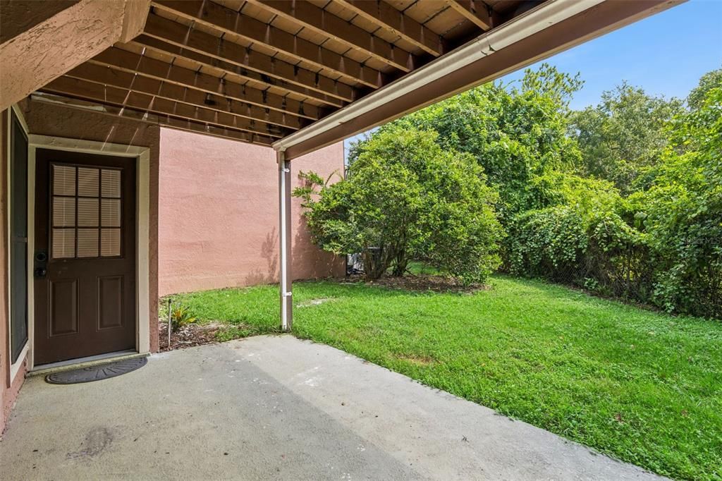 For Sale: $199,900 (2 beds, 2 baths, 1037 Square Feet)