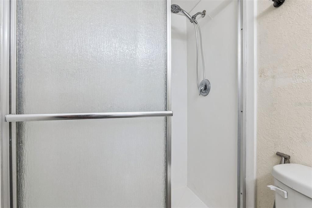 For Sale: $199,900 (2 beds, 2 baths, 1037 Square Feet)