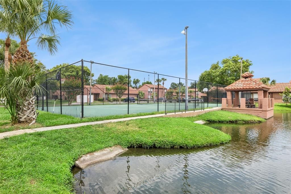 For Sale: $199,900 (2 beds, 2 baths, 1037 Square Feet)