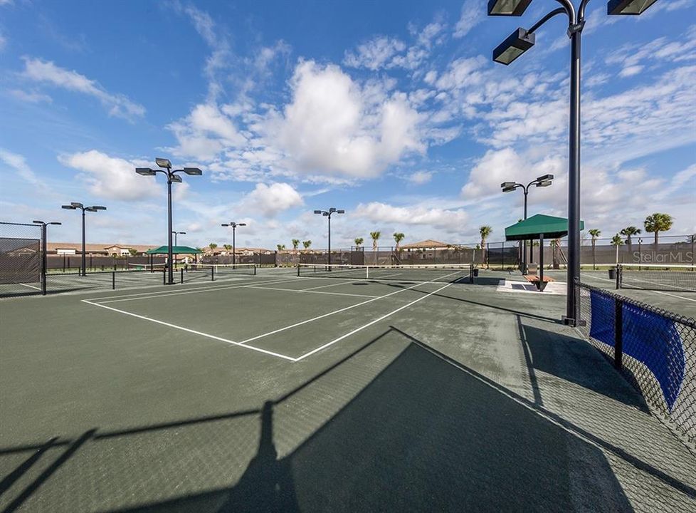 For Rent: $2,300 (3 beds, 2 baths, 1254 Square Feet)
