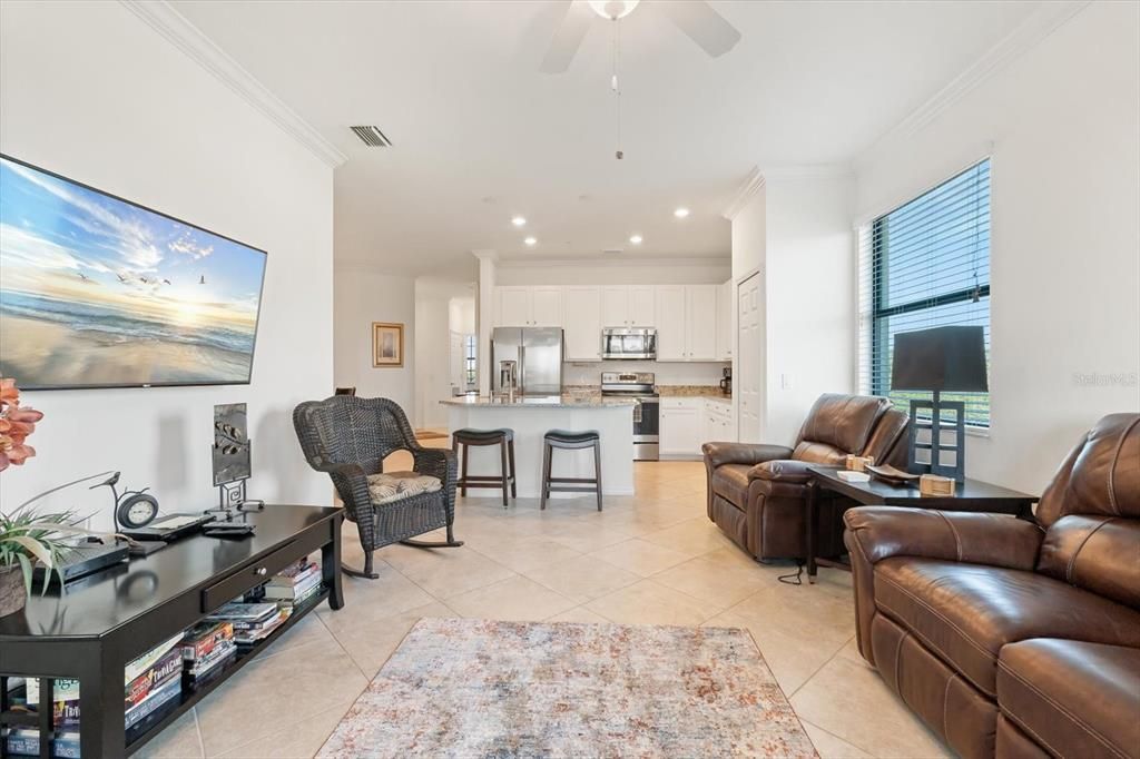 For Rent: $2,300 (3 beds, 2 baths, 1254 Square Feet)