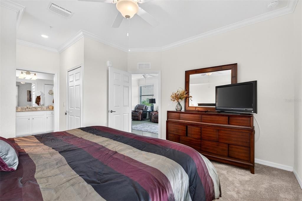 For Rent: $2,300 (3 beds, 2 baths, 1254 Square Feet)