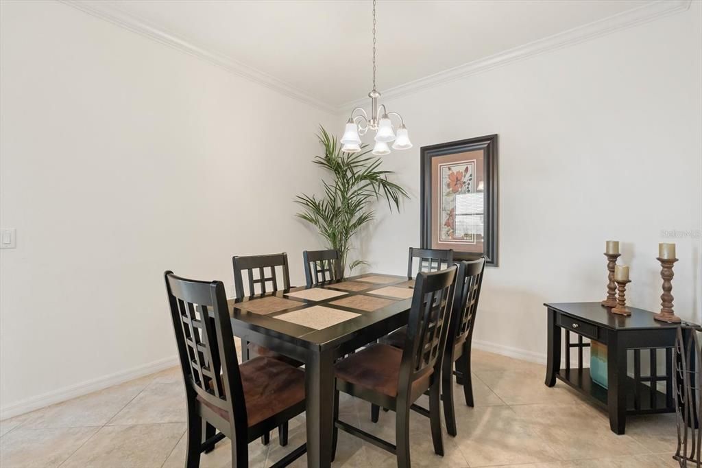 For Rent: $2,300 (3 beds, 2 baths, 1254 Square Feet)