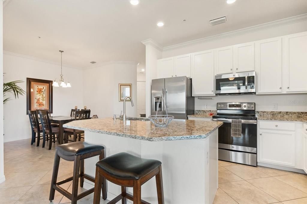 For Rent: $2,300 (3 beds, 2 baths, 1254 Square Feet)