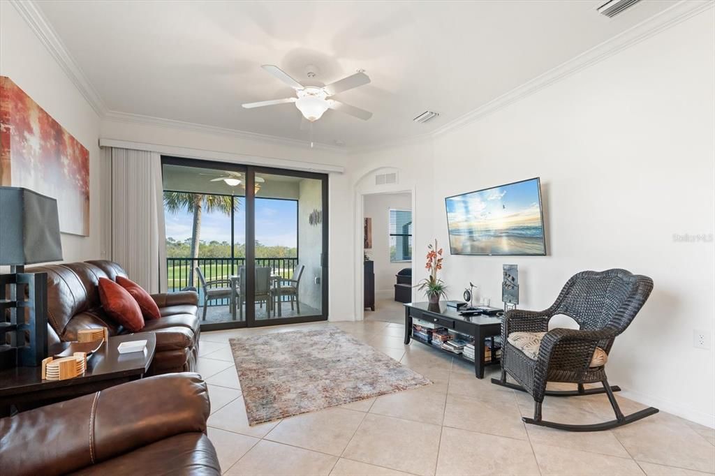 For Rent: $2,300 (3 beds, 2 baths, 1254 Square Feet)