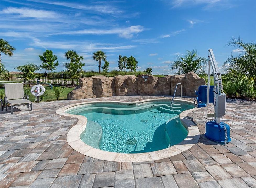 For Rent: $2,300 (3 beds, 2 baths, 1254 Square Feet)