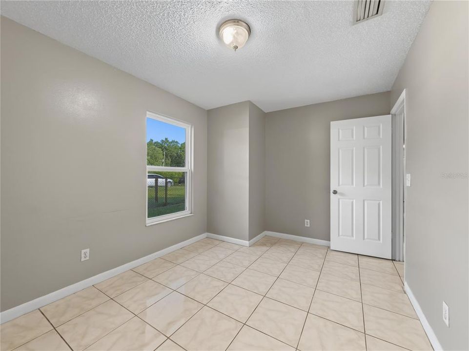 For Rent: $1,900 (4 beds, 2 baths, 1438 Square Feet)