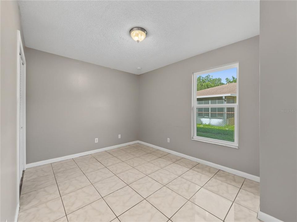 For Rent: $1,900 (4 beds, 2 baths, 1438 Square Feet)