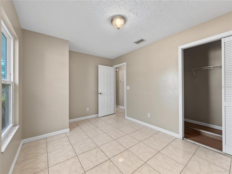 For Rent: $1,900 (4 beds, 2 baths, 1438 Square Feet)