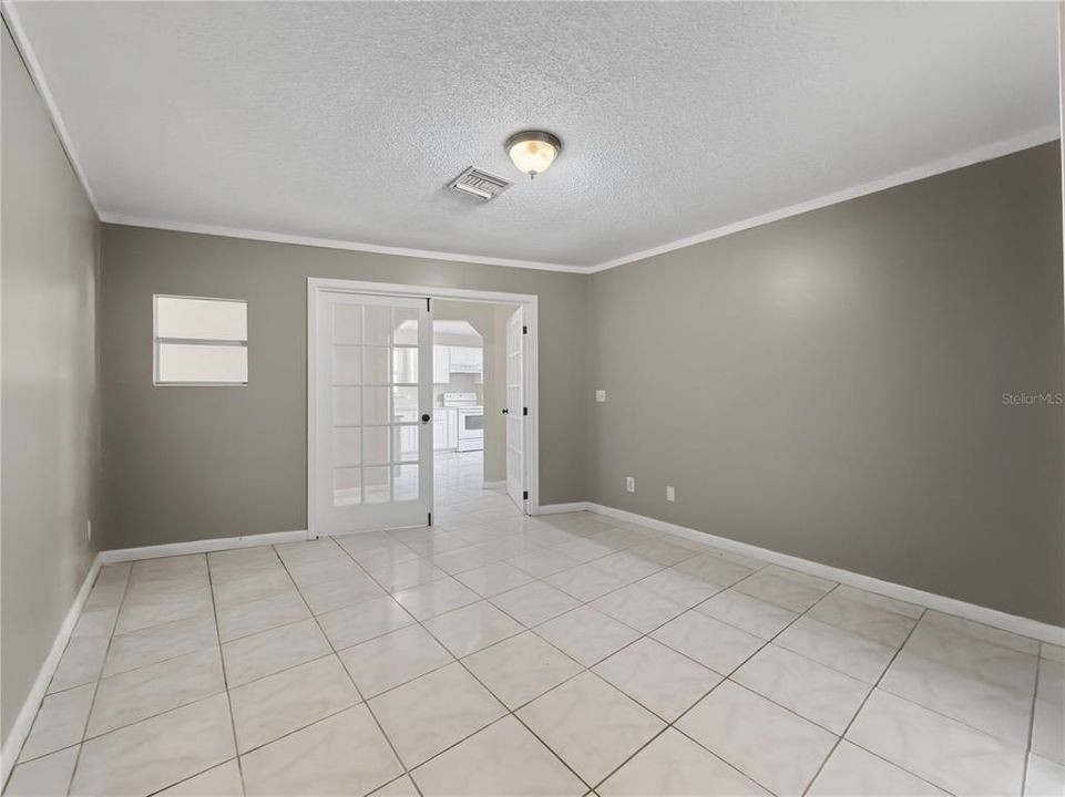 For Rent: $1,900 (4 beds, 2 baths, 1438 Square Feet)
