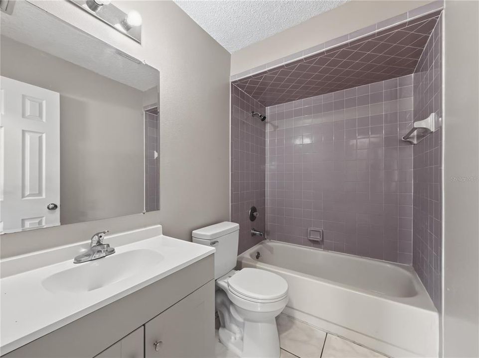 For Rent: $1,900 (4 beds, 2 baths, 1438 Square Feet)