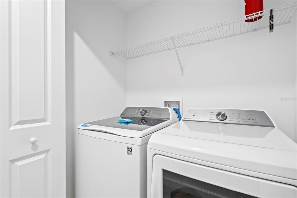 For Sale: $415,000 (4 beds, 3 baths, 1914 Square Feet)