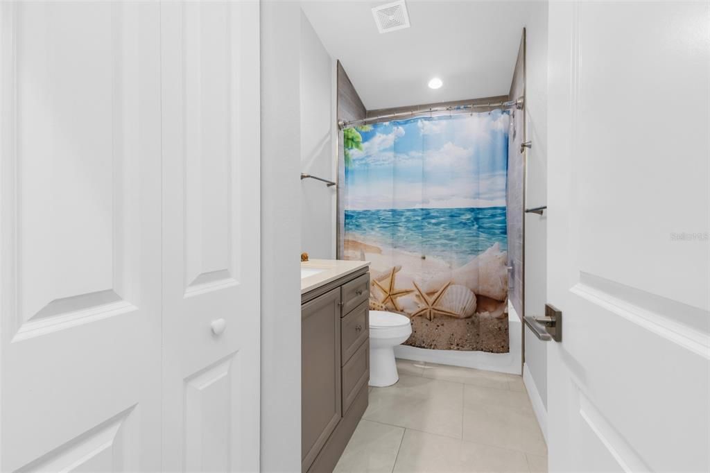 For Sale: $289,400 (3 beds, 2 baths, 1300 Square Feet)