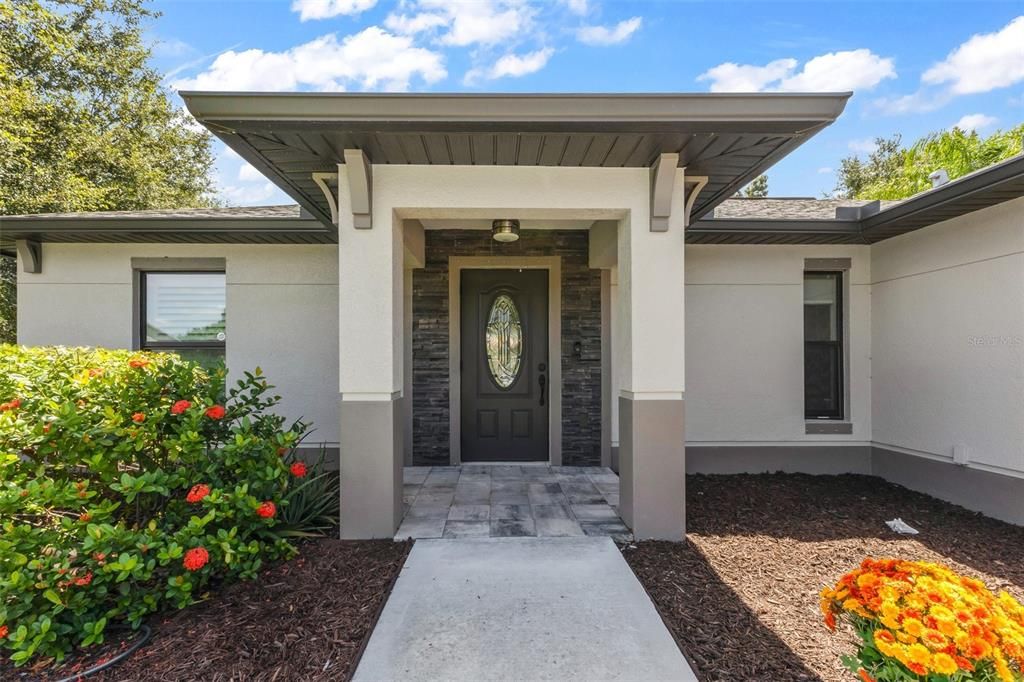 For Sale: $289,400 (3 beds, 2 baths, 1300 Square Feet)