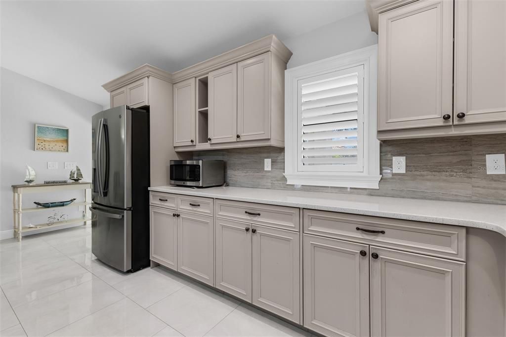 For Sale: $289,400 (3 beds, 2 baths, 1300 Square Feet)