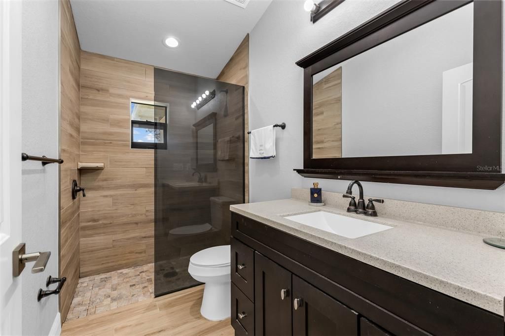 For Sale: $289,400 (3 beds, 2 baths, 1300 Square Feet)