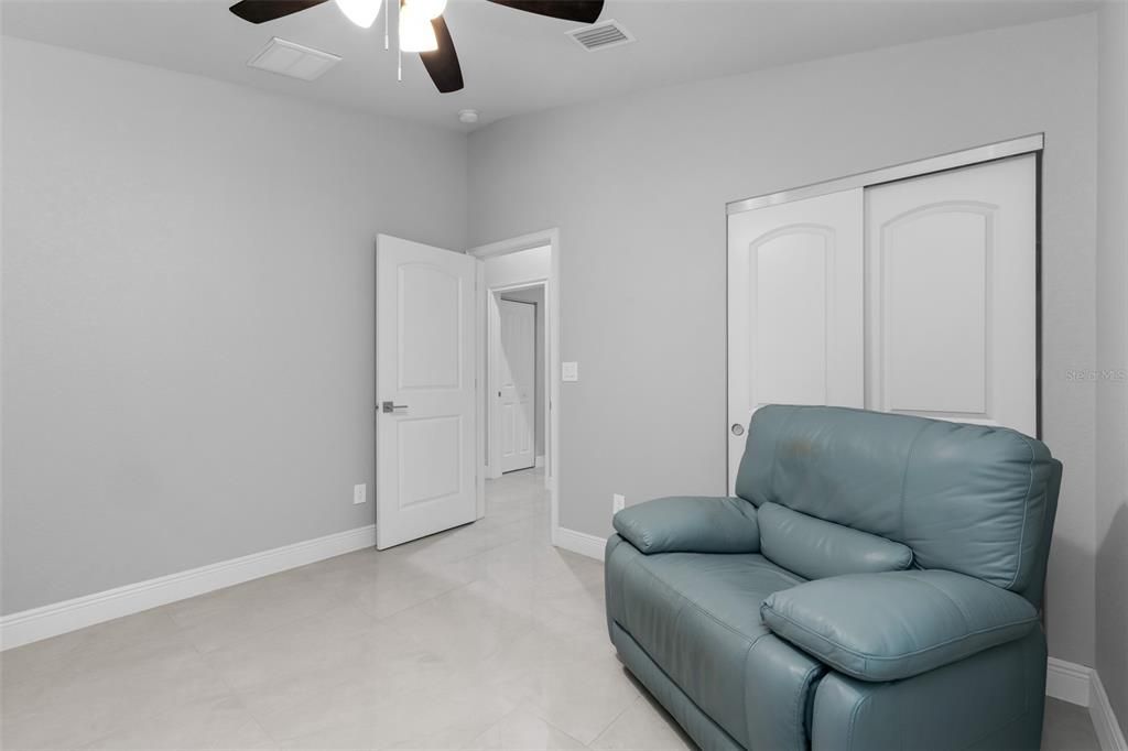 For Sale: $289,400 (3 beds, 2 baths, 1300 Square Feet)