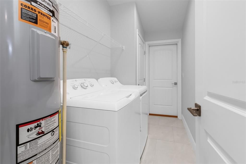 For Sale: $289,400 (3 beds, 2 baths, 1300 Square Feet)