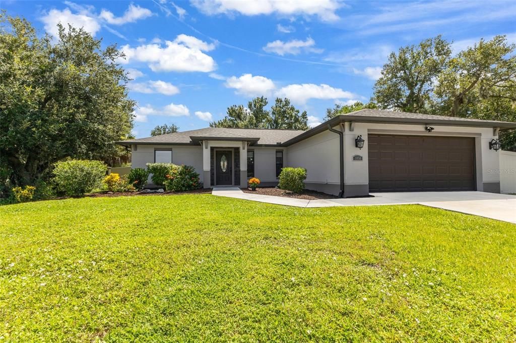 For Sale: $289,400 (3 beds, 2 baths, 1300 Square Feet)