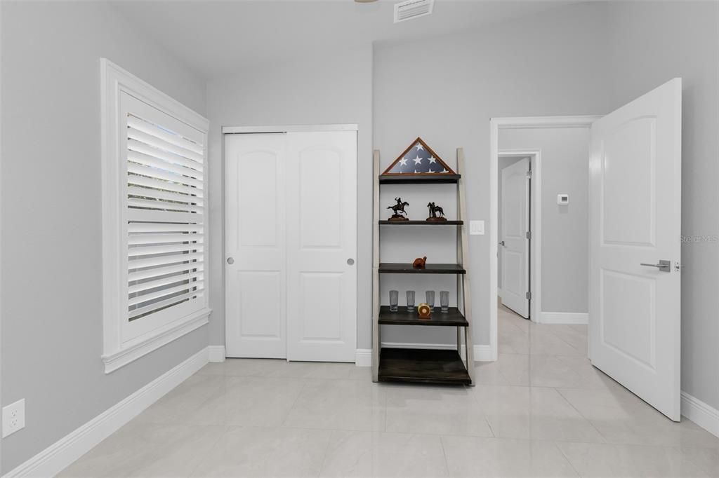 For Sale: $289,400 (3 beds, 2 baths, 1300 Square Feet)