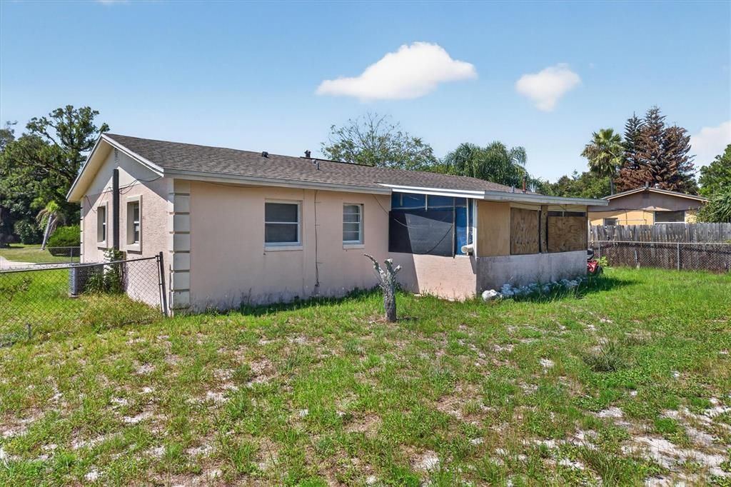 For Sale: $225,000 (3 beds, 1 baths, 1196 Square Feet)