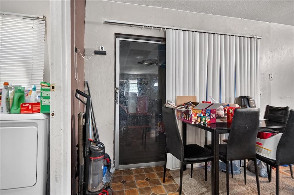 For Sale: $225,000 (3 beds, 1 baths, 1196 Square Feet)