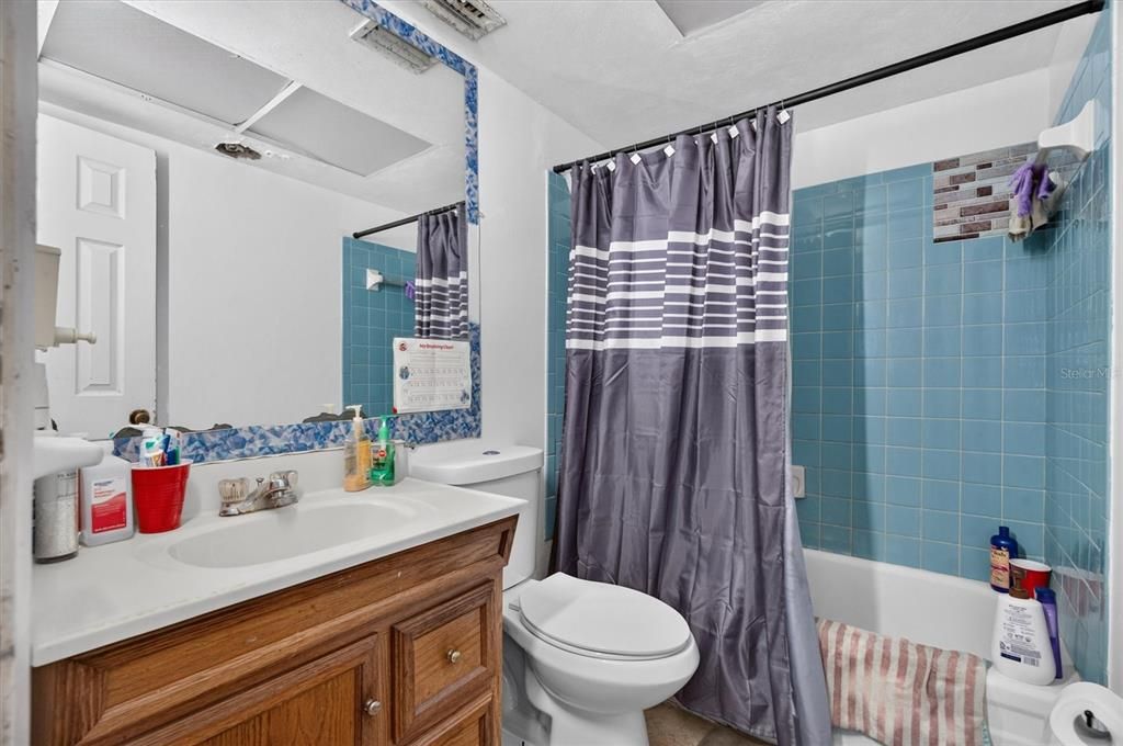 For Sale: $225,000 (3 beds, 1 baths, 1196 Square Feet)