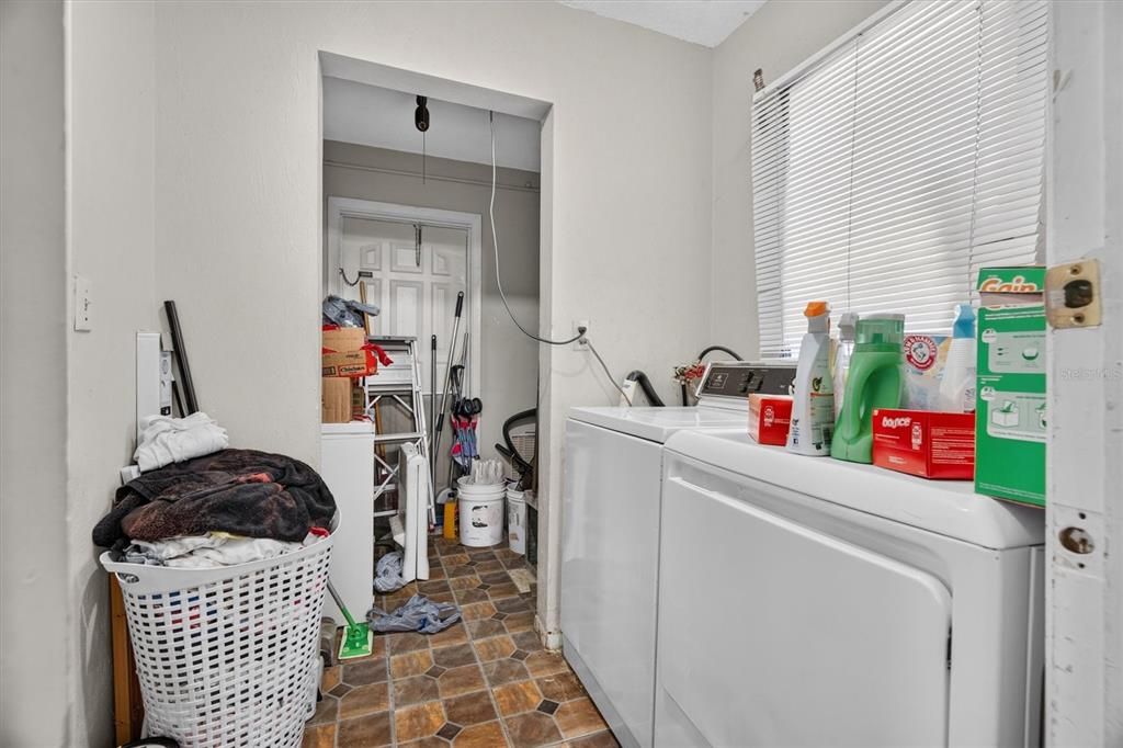 For Sale: $225,000 (3 beds, 1 baths, 1196 Square Feet)