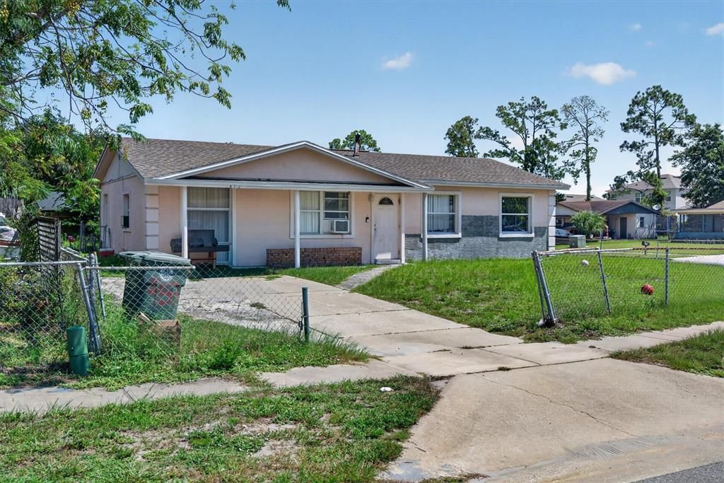 For Sale: $225,000 (3 beds, 1 baths, 1196 Square Feet)