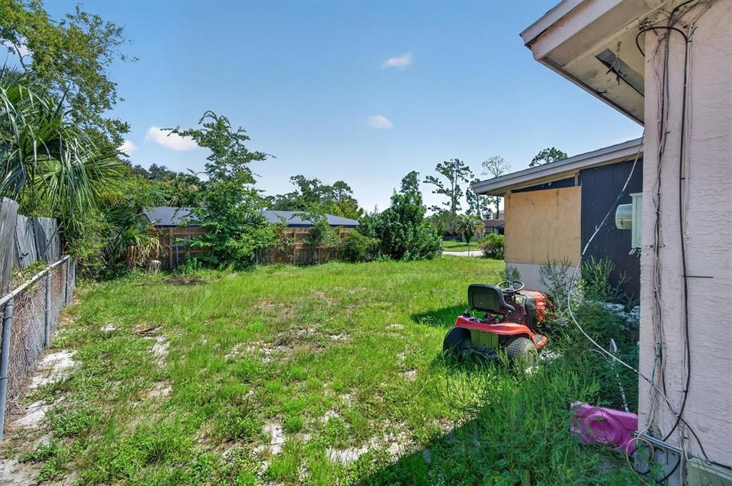 For Sale: $225,000 (3 beds, 1 baths, 1196 Square Feet)